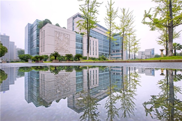 浙江财经大学专升本军训浙江的专科生读三江学院学院好还是上海杉达