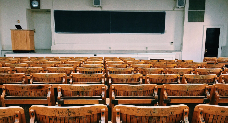 成都教师资格证面试小学数学培训(资格证的重要性)