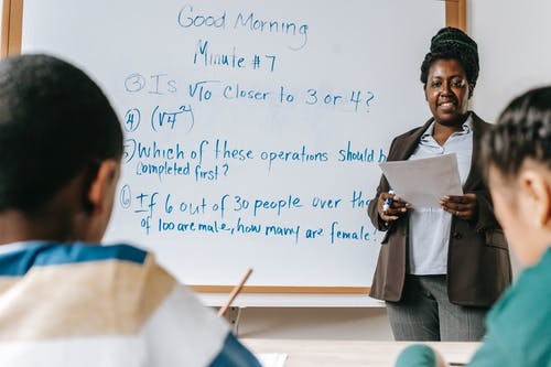 天津东丽区小学五年级英语一对一辅导学校(学英语需要关心那些)