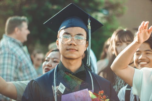 青岛留学中介招聘(留学加拿大需要什么条件)