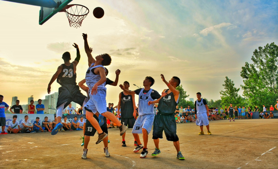 天津河西区人气*十少儿篮球培训机构排行榜(篮球训练对身体的影响)