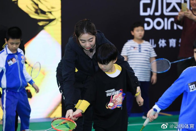北京旧宫哪里有少儿羽毛球培训机构(7-8岁女孩学羽毛球还是网球好)