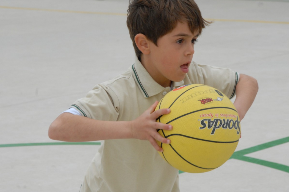 武汉哪里有儿童篮球培训学校_可靠的机构排名(儿童篮球怎么训练)