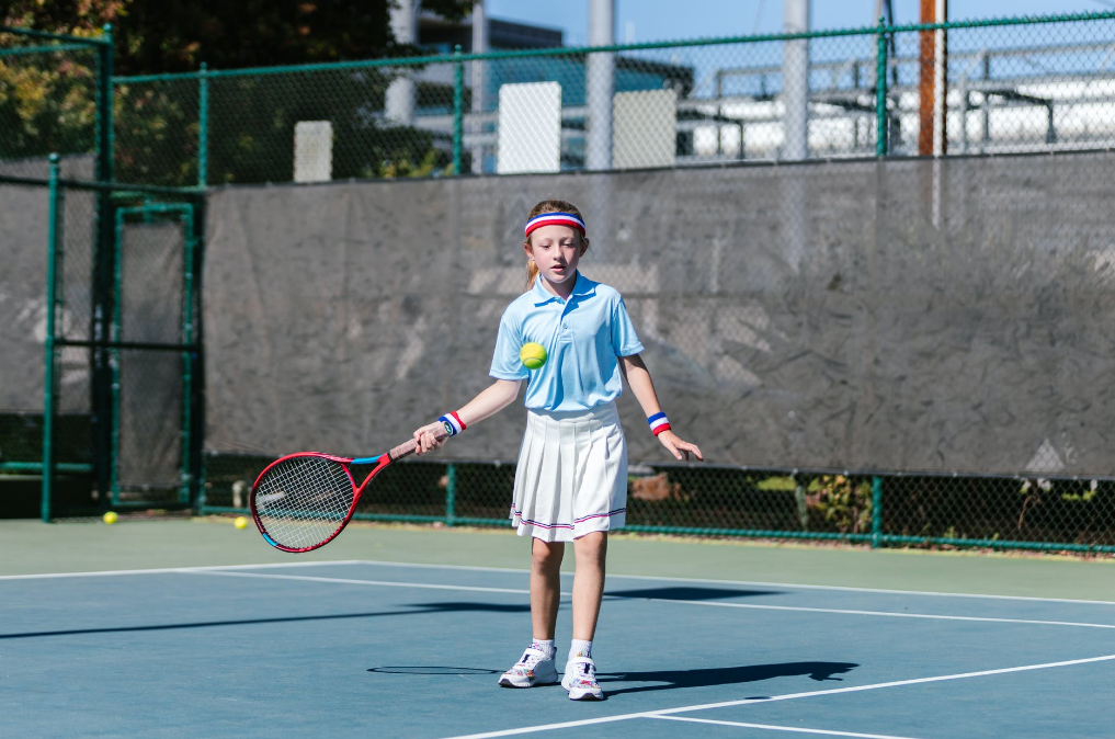 北京新华大街附近哪里有少儿网球培训班(为什么很少人玩网球)