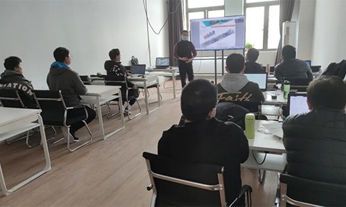 上海工业机器人师培训(工业机器人的显著特点)