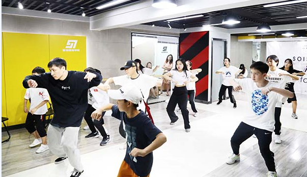 北京中关村学少儿抖音舞蹈机构推荐(选择街舞爵士舞的好处有哪些)