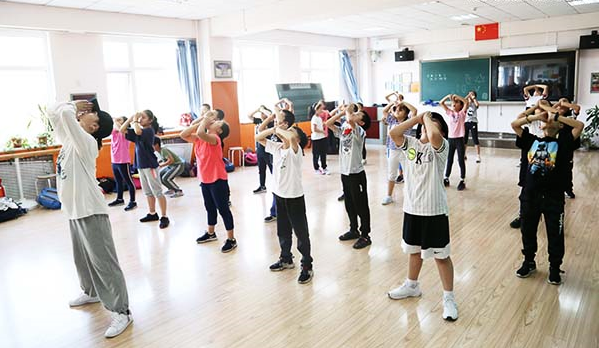 北京中关村学成人抖音舞蹈(学少儿街舞需要韧带拉伸吗？)