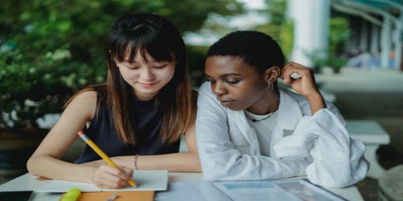 南宁服装设计留学国外费用(艺术留学的目的)