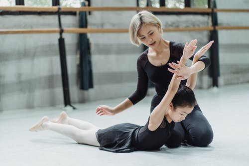 上海成人舞蹈教练培训(舞蹈可以提升自己什么)