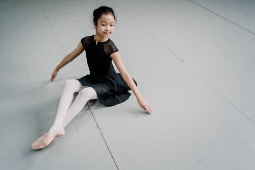 北京3-8岁芭蕾舞排名*10的3-8岁芭蕾舞培训班名单汇总公布(少儿芭蕾舞对跨部的要求)