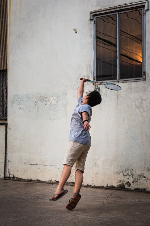 深圳羽毛球训练营(几岁可以学习羽毛球)