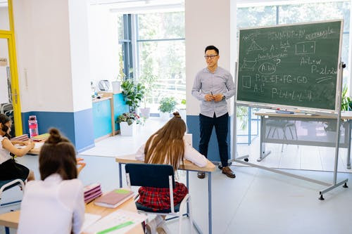 大连沙河口区高中物理培训学校(分析与综合能力)