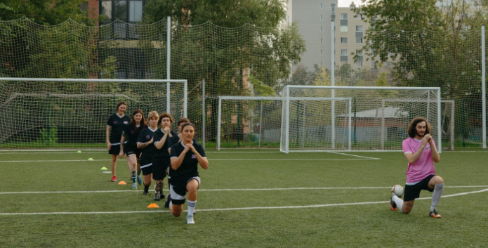 成都足球有球热身训练(如何培养幼儿或少儿的足球兴趣)