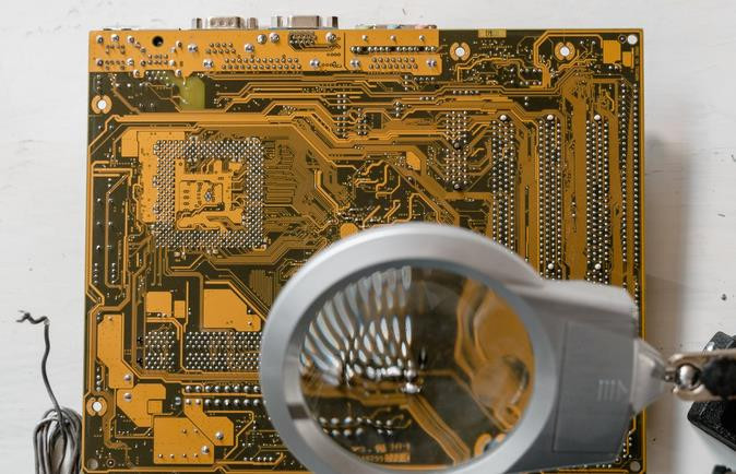深圳的PCB硬件工程师培训班哪家比较好?2023本地PCB硬件工程师机构推荐(学习单片机难不难)