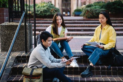 成都春季高考复读学校(有没有高考复读学校呢)