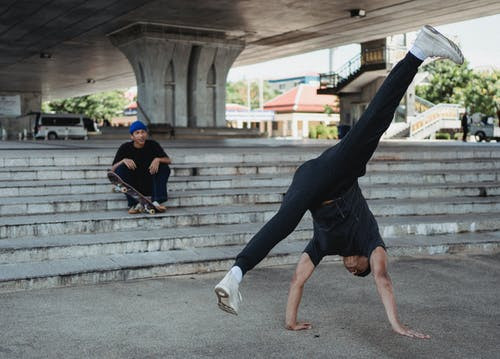 北京安宁庄附近有没有街舞培训班(爵士舞好学还是街舞呢)