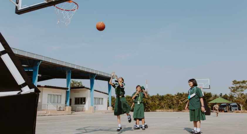 上海松江区有什么好的青少儿篮球培训机构排名-top三大机构(打篮球可以增加体魄训练)